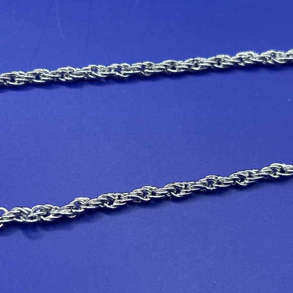 Silver tone iced out 3A CZ X Cross pendant chain included - Picture 4 of 4